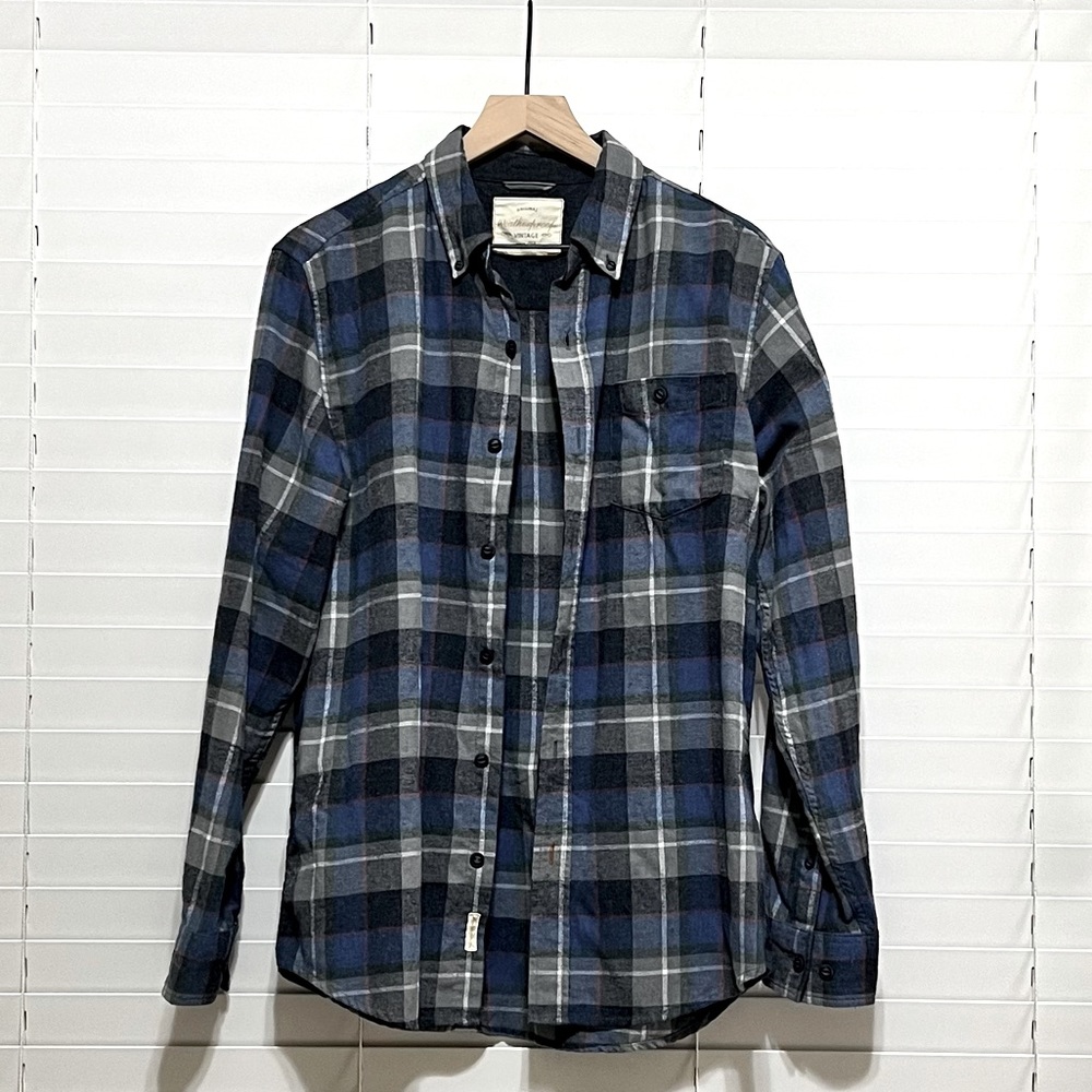 WeatherProof Vintage Men’s Flannel Size-M Plaid is Navy Blue, Black and Grey